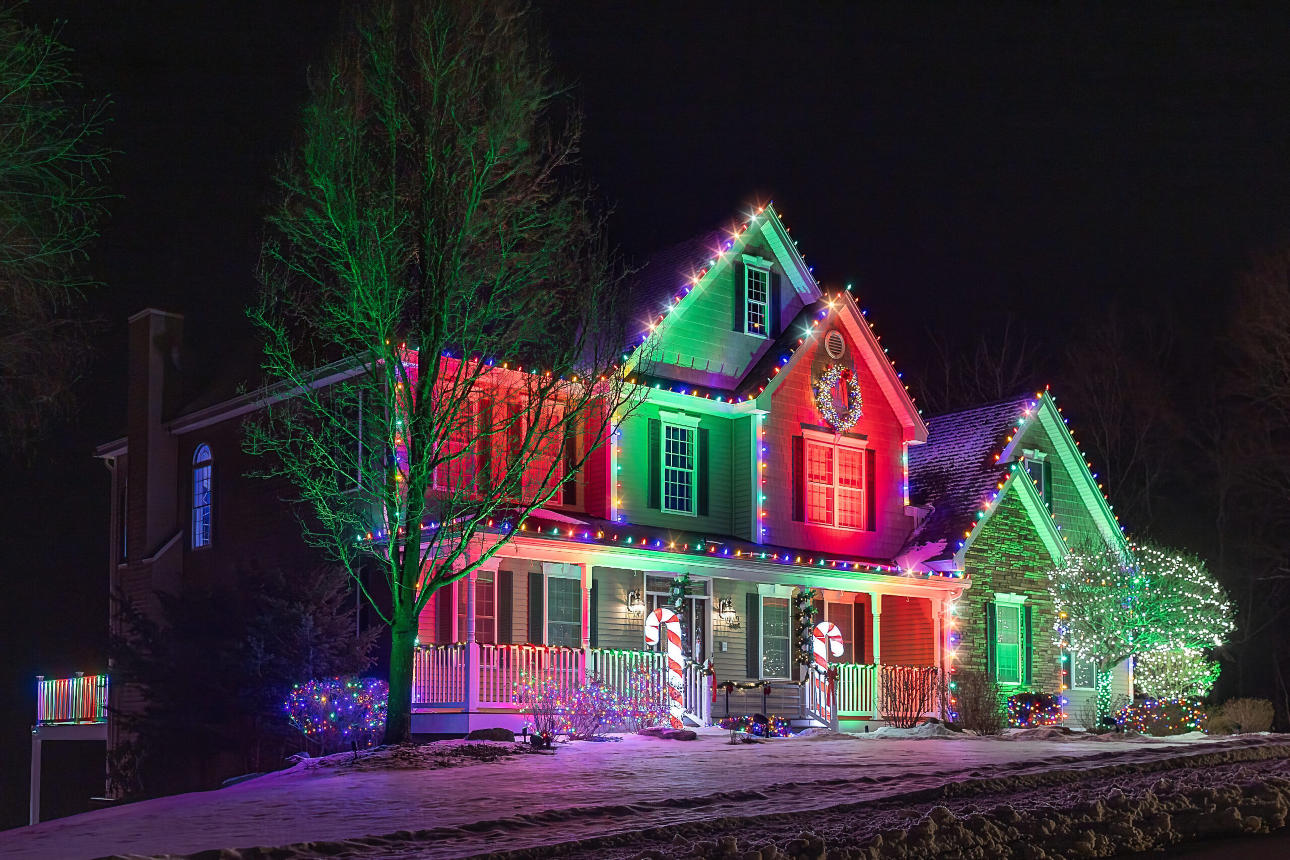 Residential Christmas lighting display