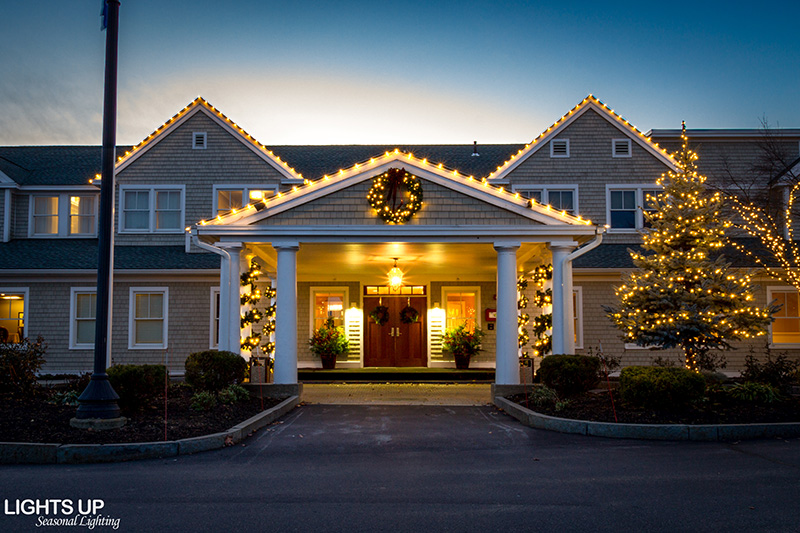 MCC commercial Christmas lights