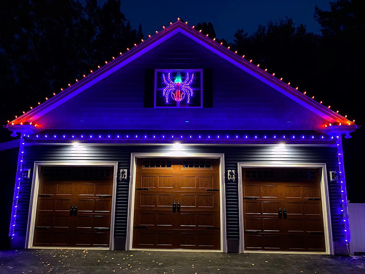 Halloween outdoor lighting display