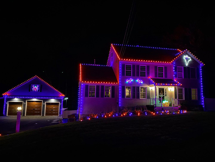 Halloween outdoor lighting display