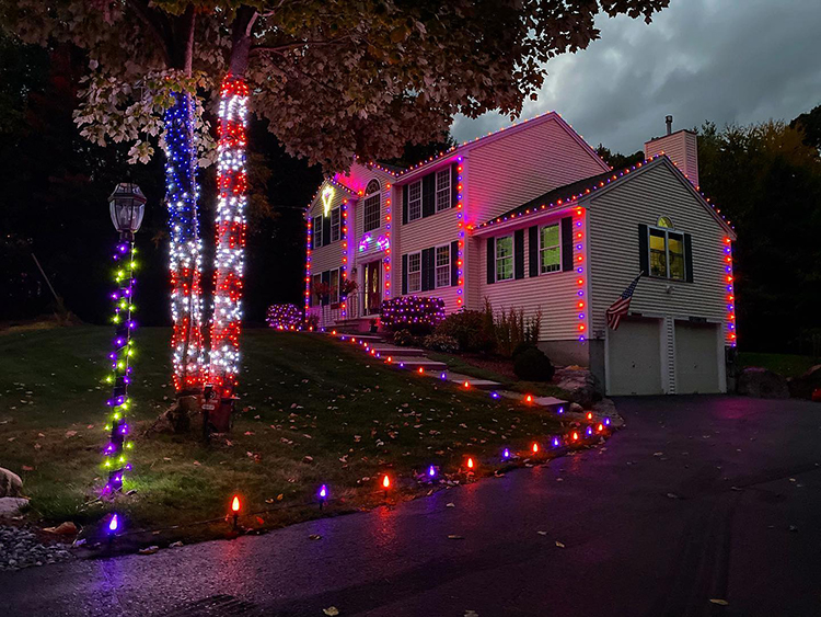 Halloween outdoor lighting display